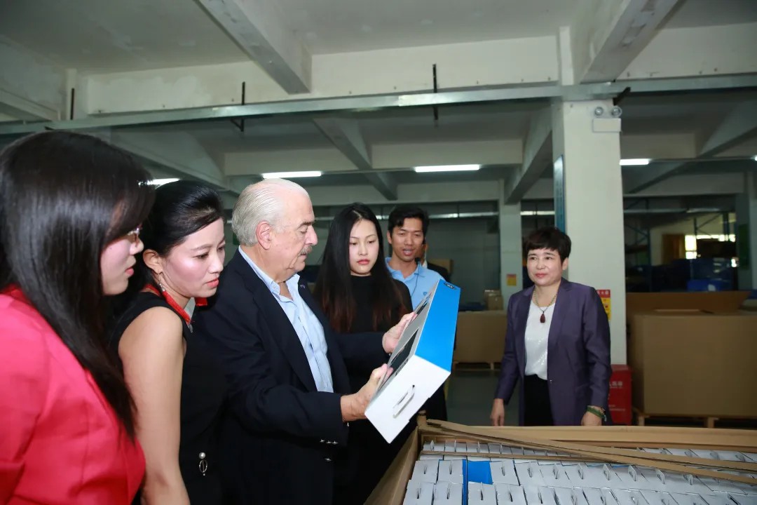 Former Colombia President Pastrana Come to visit Senyongfa company